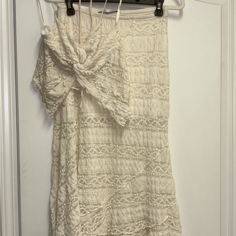 Elegant Cream Lace Skirt